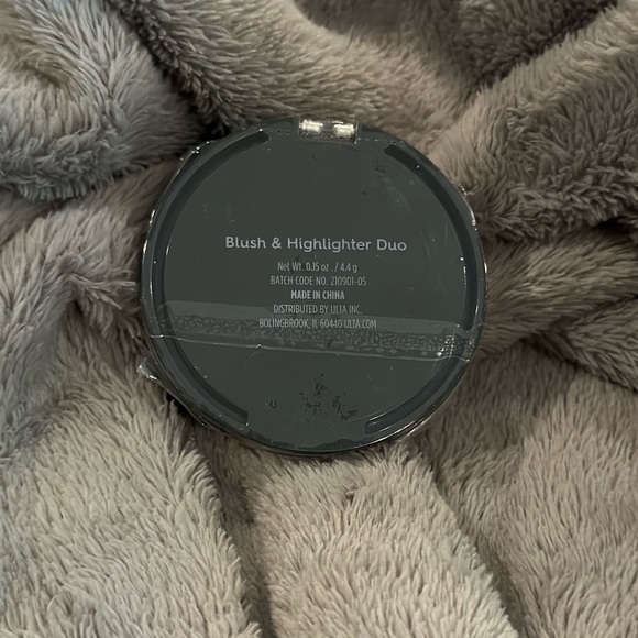🌈 3 for $10 🌟Pick 3 and Offer $10 🥰Ulta Beauty Blush & Highlighter Duo! - Picture 2 of 2